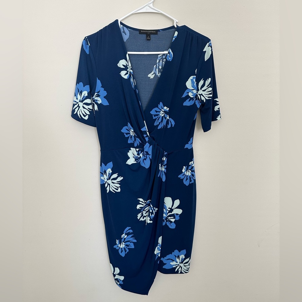 Banana Republic Navy Floral Spring and Summer dress